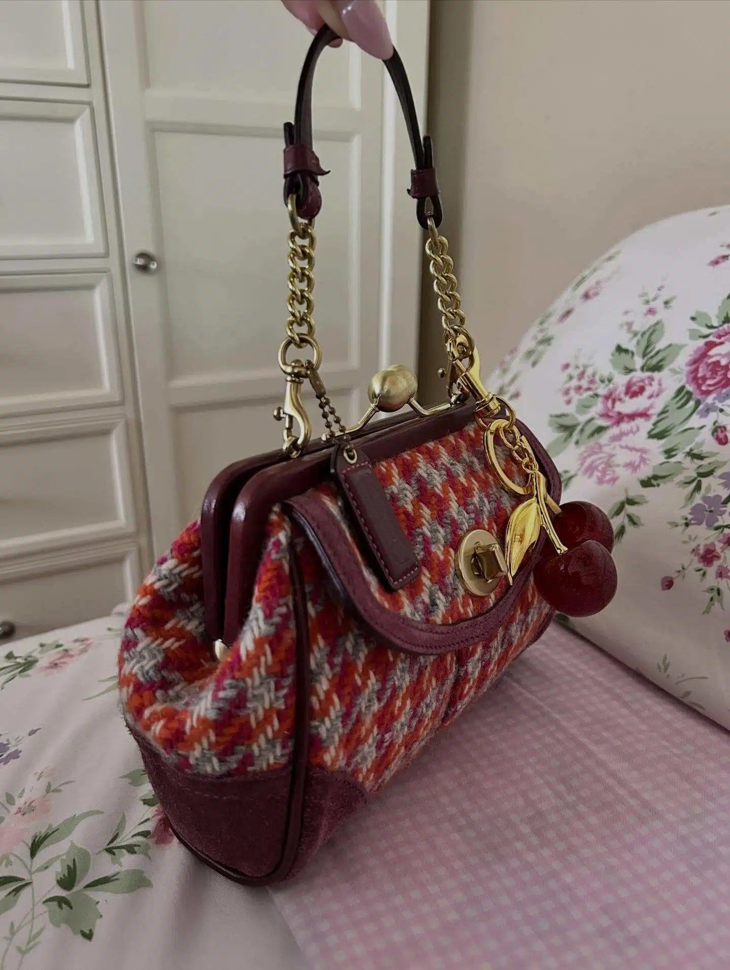 Houndstooth Tweed Mini Kisslock Bag