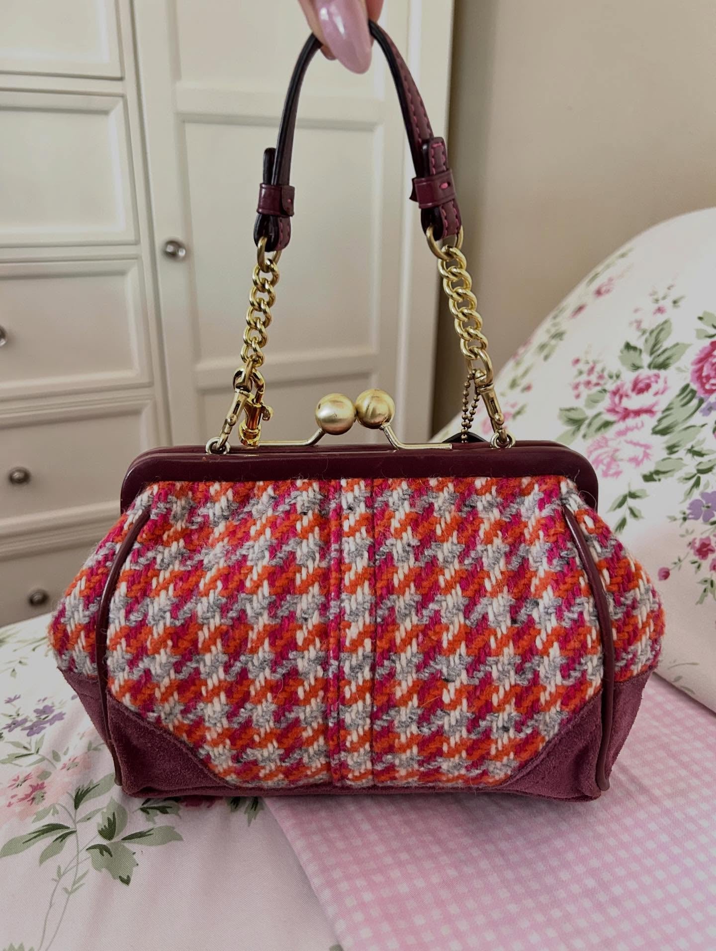 Houndstooth Tweed Mini Kisslock Bag