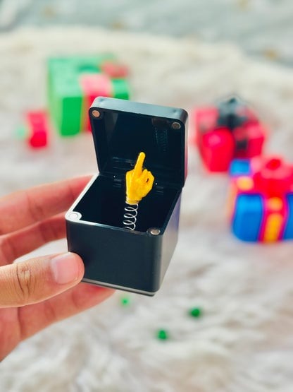 The Prank Box – Hilarious Screw Challenge with Middle Finger Surprise ?? Perfect Gag Gift for All Occasions!
